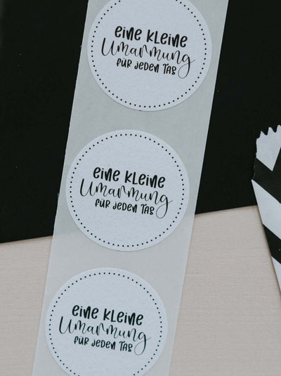 Geschenke mit Herz – „Kleine Umarmung“-Sticker für emotionale Botschaften