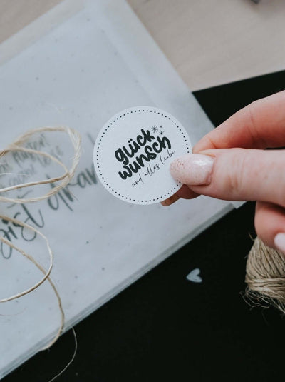 Geschenke stilvoll veredeln – Allround-Sticker für jede Gelegenheit